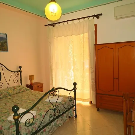 Casa Vittorio 3* ליפארי